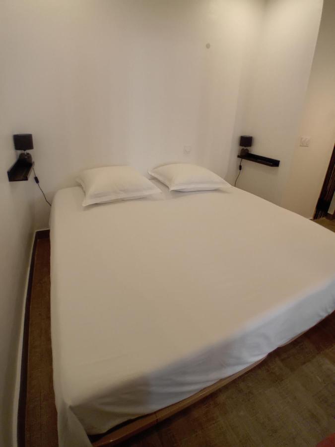 11 Rue Vauban Apartment อองทีบส์ ภายนอก รูปภาพ