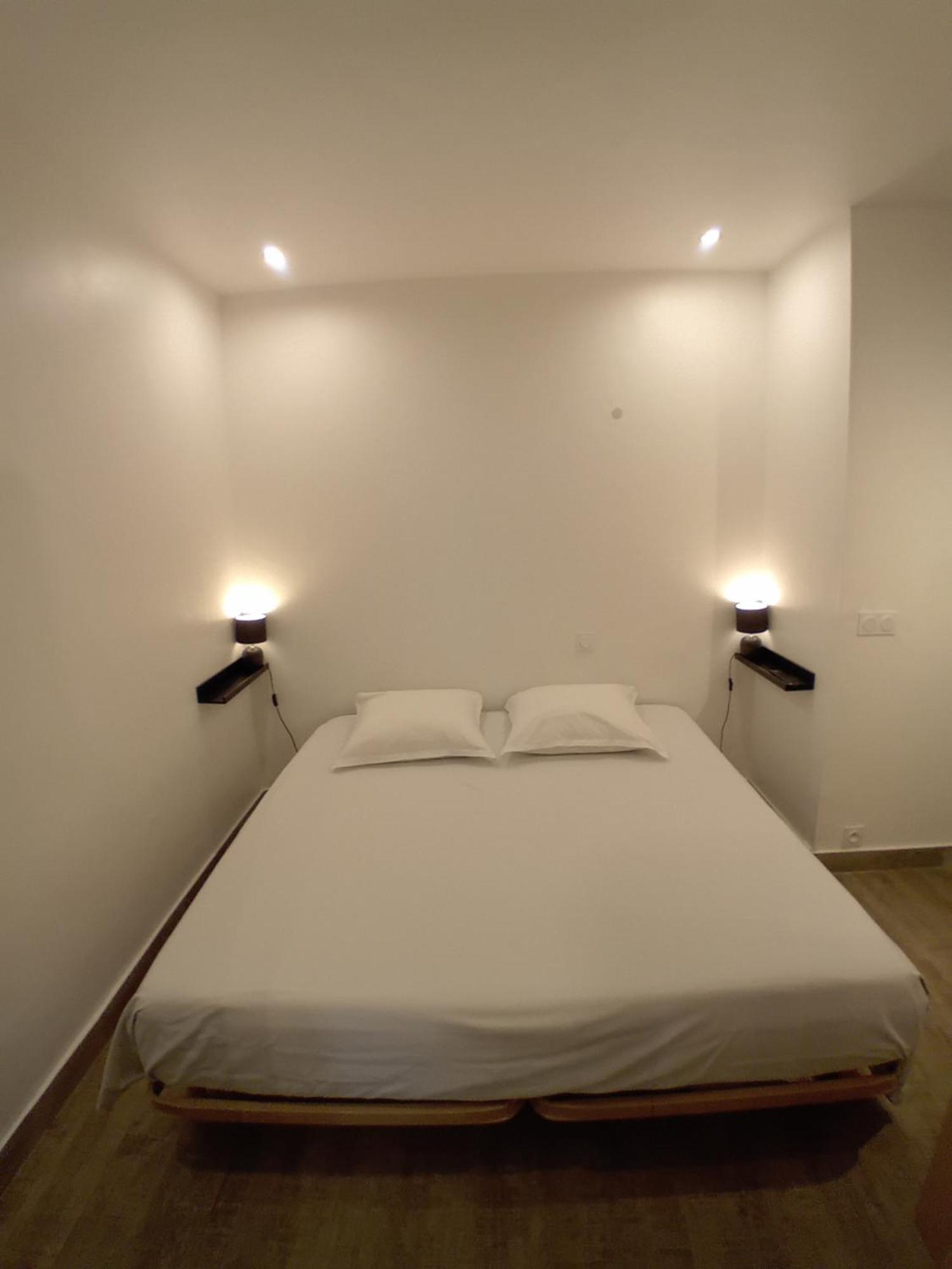11 Rue Vauban Apartment อองทีบส์ ภายนอก รูปภาพ
